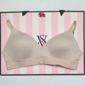 PINK Victoria's Secret Light Nude Wireless Seamless Bra Wear Everywhere Size 36B
